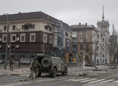 Ουκρανία: Μάχες σώμα με σώμα στη Μαριούπολη, οι Ρώσοι πολιορκούν εργοστάσιο χαλυβουργίας