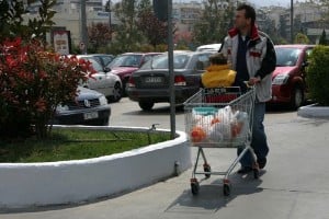 Πόσες πλαστικές σακούλες χρησιμοποιούν οι Έλληνες - Με χρέωση από το 2018