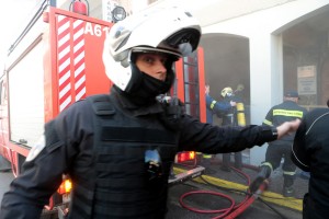 Θεσσαλονίκη: Λεωφορείο τυλίχθηκε στις φλόγες κοντά σε βενζινάδικο