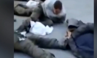 Η φρίκη του πολέμου: Βίντεο σοκ με Ουκρανούς στρατιώτες να πυροβολούν εν ψυχρώ Ρώσους αιχμαλώτους -Σκληρές εικόνες