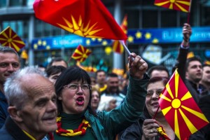 ΠΓΔΜ: Ψηφίστηκε η διεύρυνση της χρήσης της αλβανικής γλώσσας