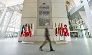 Reuters: Μπλόκο από την ΕΚΤ για έκδοση ομολόγων πάνω απο τα 15 δισ. ευρώ