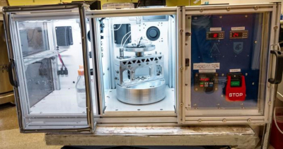 Βιοαντιδραστήρας που μοιάζει με μικρό ψυγείο μπορεί να παράγει ταχύτατα ανοσοκύτταρα για τη θεραπεία του καρκίνου