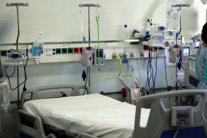 Νέα κρούσματα του ιού της γρίπης Η1Ν1 στη Λάρισα - Τρεις ασθενείς νοσηλεύονται σε κρίσιμη κατάσταση