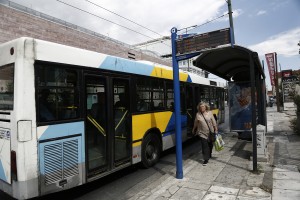 Συνελήφθη ο δράστης που πυροβόλησε σε λεωφορείο στο κέντρο της Αθήνας