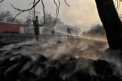 Φωτιά στον Έβρο: «112» για εκκένωση στη Λευκίμμη, 15 μέρες καίει τα πάντα η πυρκαγιά