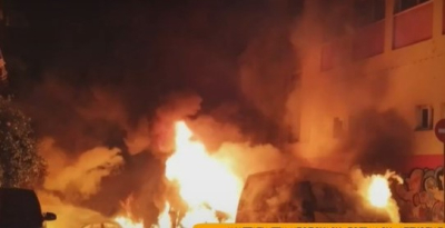 «Κρανίου τόπος» στου Ζωγράφου: Κάηκαν ολοσχερώς αυτοκίνητα, σχολικά λεωφορεία και μηχανές