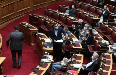 Βουλή: Ψηφίσθηκε το νομοσχέδιο για την παραγωγή και εξαγωγή φαρμακευτικής κάνναβης