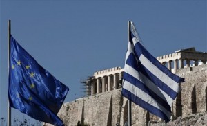 Le Monde: Επείγει να κλείσει το ελληνικό θέμα του χρέους