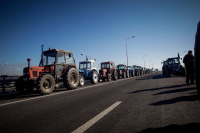 Πορεία με τρακτέρ στην Καρδίτσα, οι αγρότες κατεβαίνουν στην Αθήνα για συνάντηση με τον υπουργό
