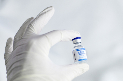 Η Moderna σχεδιάζει να νικήσει ακόμα και τον καρκίνο με τα ΜRNA εμβόλια