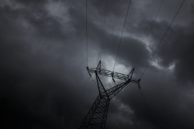 Τα μέτρα για την ηλεκτρική ενέργεια: Νέα τιμολόγια ρεύματος, επιδότηση του ΚΟΤ και οι ρευματοκλοπές