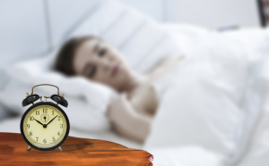 Πόσες ώρες πρέπει να κοιμόμαστε σύμφωνα με τους ειδικούς