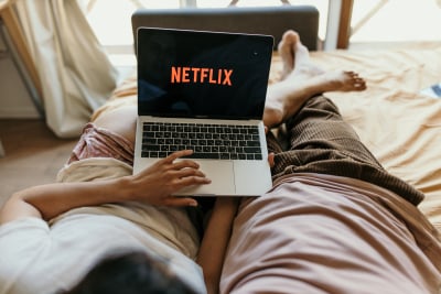 Τέλος οι «δανεικοί» κωδικοί στο Netflix: To νέο σύστημα που θα φέρει τα «πάνω κάτω»