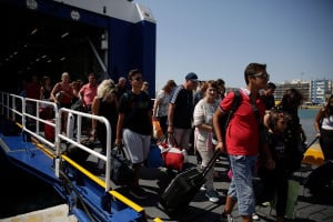 Μηχανική βλάβη στο επιβατηγό ταχύπλοο με 119 επιβάτες στο λιμάνι της Νάξου