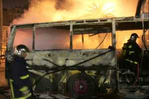 Στις φλόγες λεωφορείο του ΟΑΣΑ στην Μεσογείων