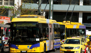 Μαζικές περικοπές στα δρομολόγια των τρόλεϊ: 47 βάρδιες λιγότερες, προβλήματα και στα λεωφορεία