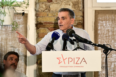Ο Τσακαλώτος ζήτησε... συγνώμη «εκ μέρους του ΣΥΡΙΖΑ» για το βίντεο Κασσελάκη από Μακρόνησο