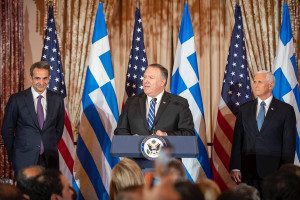 ΗΠΑ: Θετικό μήνυμα Πενς - Πομπέο για ελληνοαμερικανικές σχέσεις και οικονομία παρουσία Μητσοτάκη