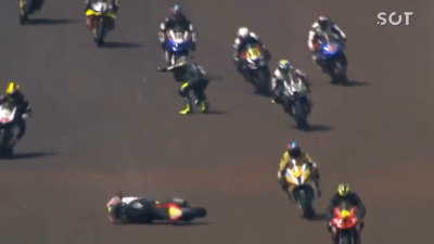 Σοκαριστικό δυστύχημα στο MotoGP: Νεκροί δύο μοτοσυκλετιστές (σκληρές εικόνες)