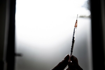 Δισθενές εμβόλιο: Η ενισχυτική δόση μειώνει τον κίνδυνο θανάτου από κορονοϊό