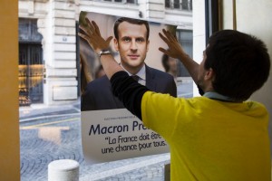 Γαλλία: Το 52% στηρίζει Μακρόν ενόψει των βουλευτικών εκλογών
