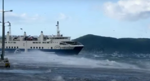 Πλοίο «Αχαιός»: Τι απαντά η εταιρία για την ταλαιπωρία των 330 επιβατών