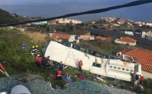 Πολύνεκρο τροχαίο στην Πορτογαλία - Ανατροπή τουριστικού λεωφορείου (pic)