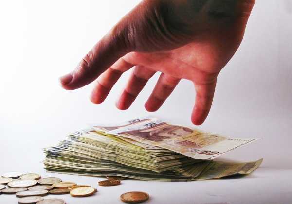 Το υπουργείο Οικονομικών παραδέχεται και «επιβραβεύει» τις φορομπηχτικές πρακτικές ΝΔ-ΠΑΣΟΚ
