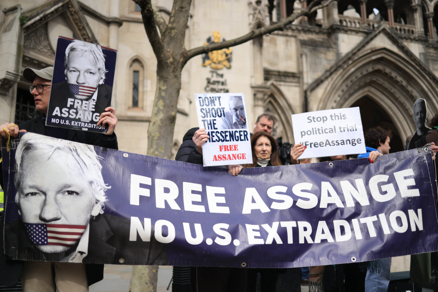 Ακόμη μια «ανάσα» για τον Τζούλιαν Ασάνζ: Ζητούνται νέες εγγυήσεις για την έκδοση του στις ΗΠΑ