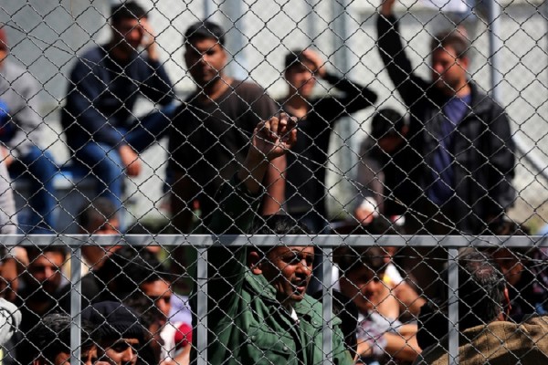 Για πρώτη φορά κάτω από 3.000 ο αριθμός των εγκλωβισμένων προσφύγων στη Λέσβο