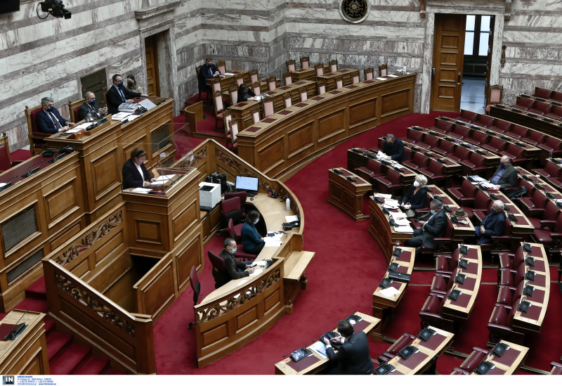 Αντιπρόεδρος της Βουλής ζητά απαλλαγή από τα καθήκοντά του για να μπει στη μάχη κατά του κορονοϊού