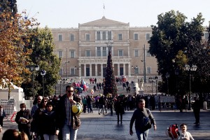 Σε εορταστικό κλίμα η κίνηση στην αγορά της Αθήνας