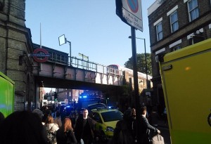 Τρομοκρατική επίθεση η έκρηξη σε τρένο του μετρό του Λονδίνου - Τουλάχιστον 18 τραυματίες