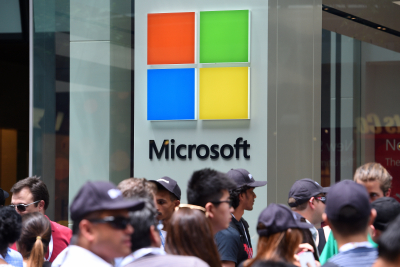 Microsoft: Θα καλύπτει έξοδα μετακίνησης για εργαζόμενές της που θέλουν να κάνουν άμβλωση