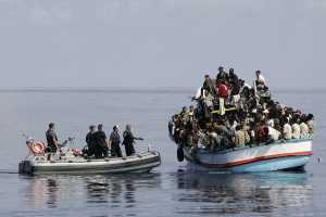 100.000 ευρώ από την Περιφέρεια Νοτίου Αιγαίου στα νησιά για το μεταναστευτικό