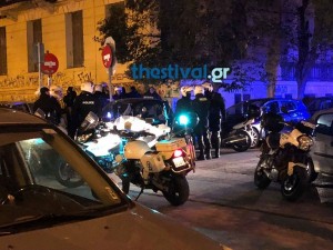 Θεσσαλονίκη: Συμπλοκή οπαδών στο κέντρο- Τραυματίας μεταφέρθηκε στο νοσοκομείο (βίντεο)