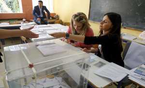 ΣτΠ: Οι 18αρηδες μπορούν να ψηφίσουν στις εκλογές 