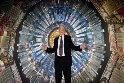 Πέθανε ο Peter Higgs, ο φυσικός που ανακάλυψε το «σωματίδιο του Θεού»