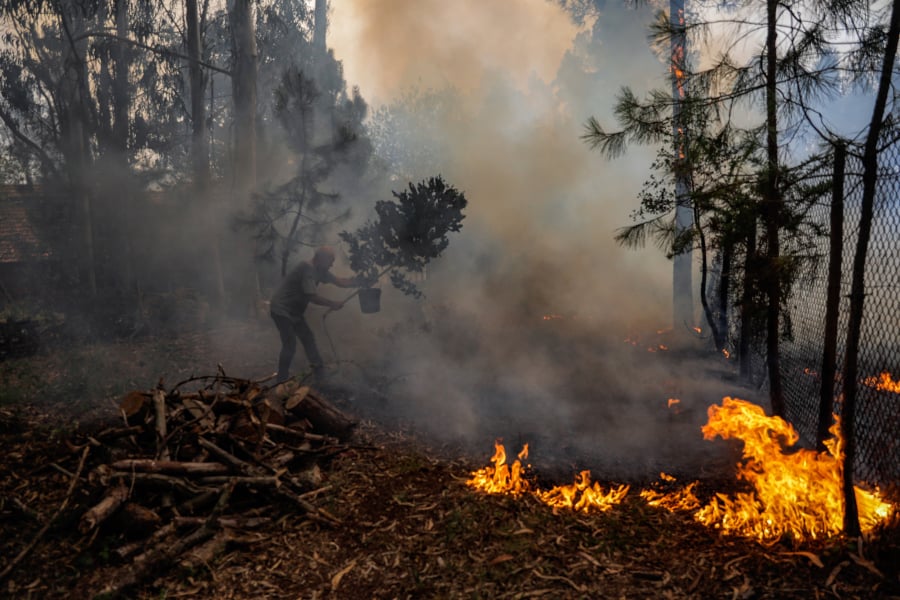 Κύμα καύσωνα σαρώνει την Ιβηρική, συναγερμός για πυρκαγιές -«Λιώνουν» Ισπανία και Πορτογαλία