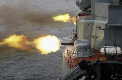 Η Ρωσία αναφέρει επίθεση σε πολεμικό πλοίο από ουκρανικά drones στη Μαύρη Θάλασσα