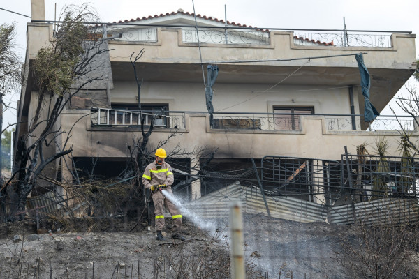 Φωτιά στο Λαγονήσι: Δόθηκε εντολή εκκένωσης - Κλειστή η λεωφόρος Αθηνών - Σουνίου (vid)