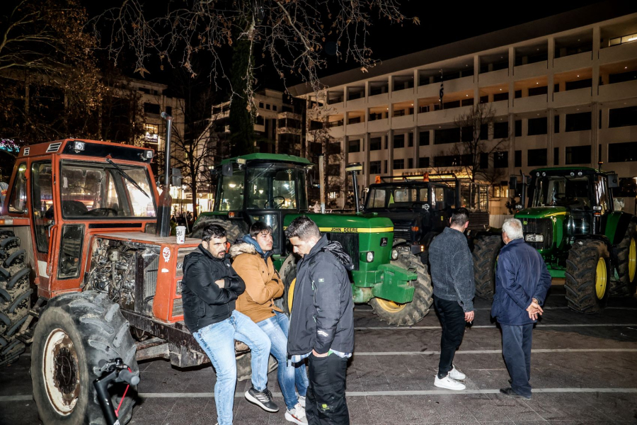 Επιστροφή ΕΦΚ «τάζει» το Μαξίμου, «θα κατέβουμε με τα τρακτέρ στην Αθήνα» προειδοποιούν οι αγρότες
