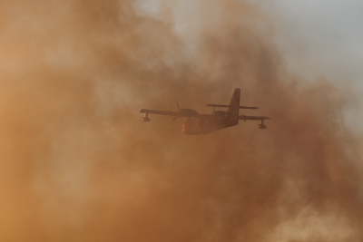 Εντυπωσιακό βίντεο από τα τουρκικά πυροσβεστικά αεροσκάφη που βοηθούν στις φωτιές