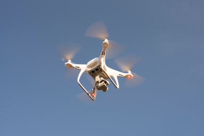 ΕΛΤΑ Πάτρας: Πρωτοπορούν με την παράδοση δεμάτων με drone