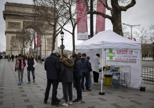 Γαλλία: Ανοιχτό το ενδεχόμενο χορήγησης τέταρτης δόσης εμβολίου κατά του κορονοϊού - Ποιους αφορά το σενάριο