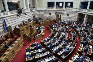 Βουλή: Τροπολογία για τον διοικητή του Αγίου Όρους - Τι προβλέπει