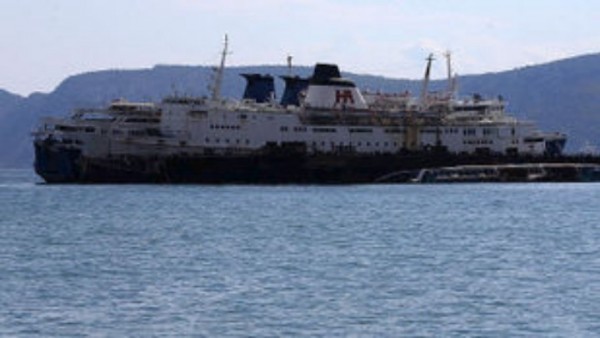 Επανεκκίνηση των ναυπηγείων της Σύρου. Το πρώτο πλοίο μπήκε για δεξαμενισμό