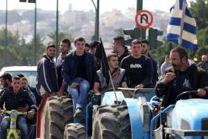 Μυτιλήνη: Στον συγκοινωνιακό κόμβο της Λάρσου οι αγρότες