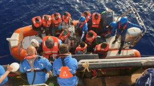 Νέο ναυάγιο στη Λαμπεντούζα - Tουλάχιστον επτά νεκροί!